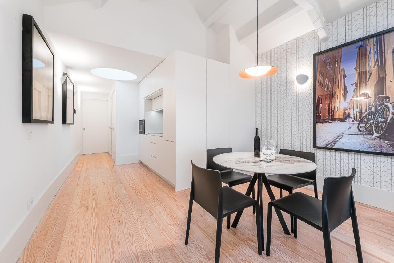 Door 65 - Historical Center Apartments ปอร์โต ภายนอก รูปภาพ