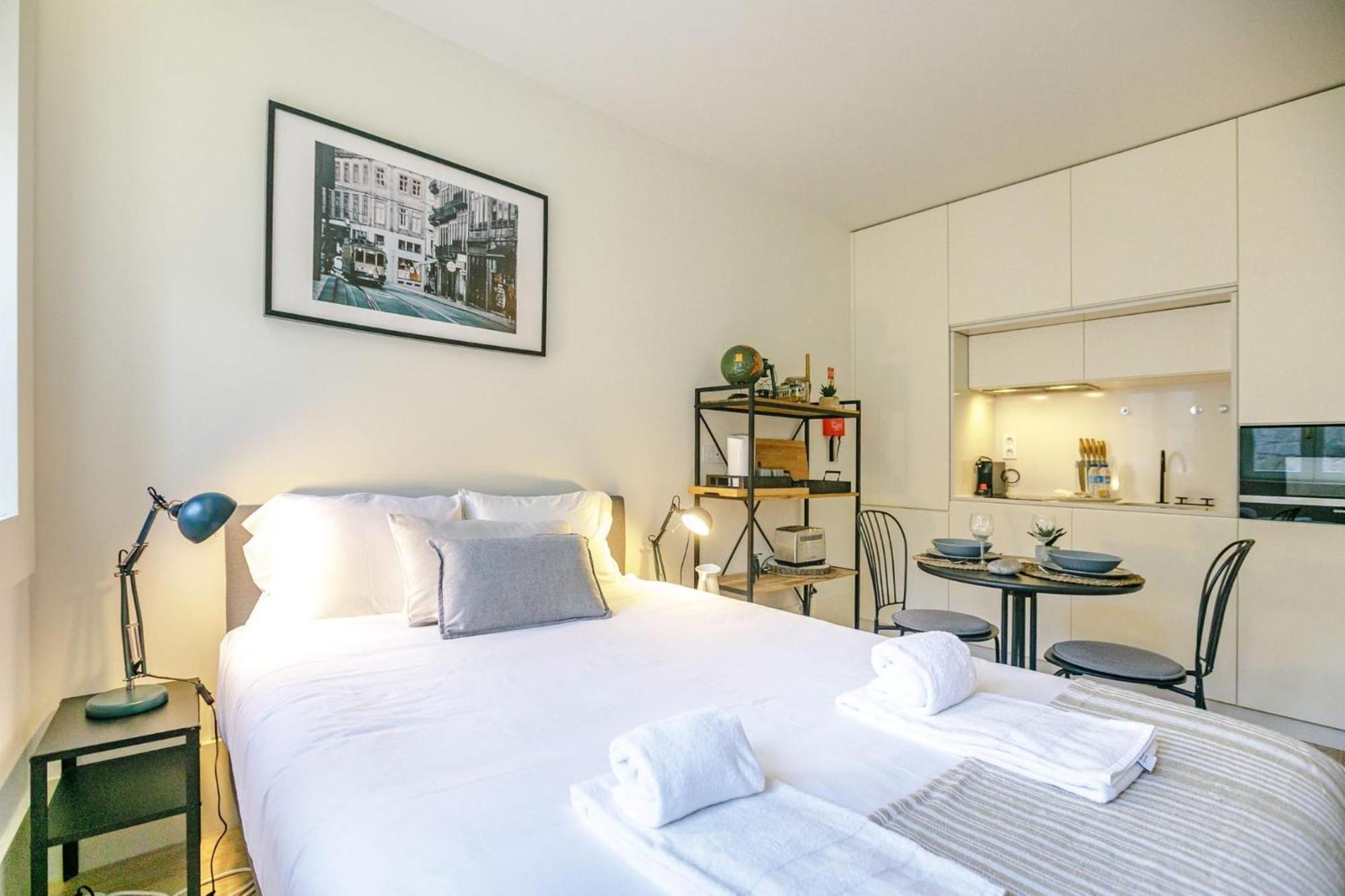 Door 65 - Historical Center Apartments ปอร์โต ภายนอก รูปภาพ