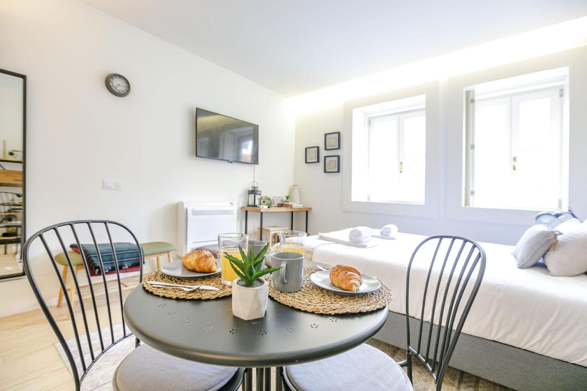 Door 65 - Historical Center Apartments ปอร์โต ภายนอก รูปภาพ