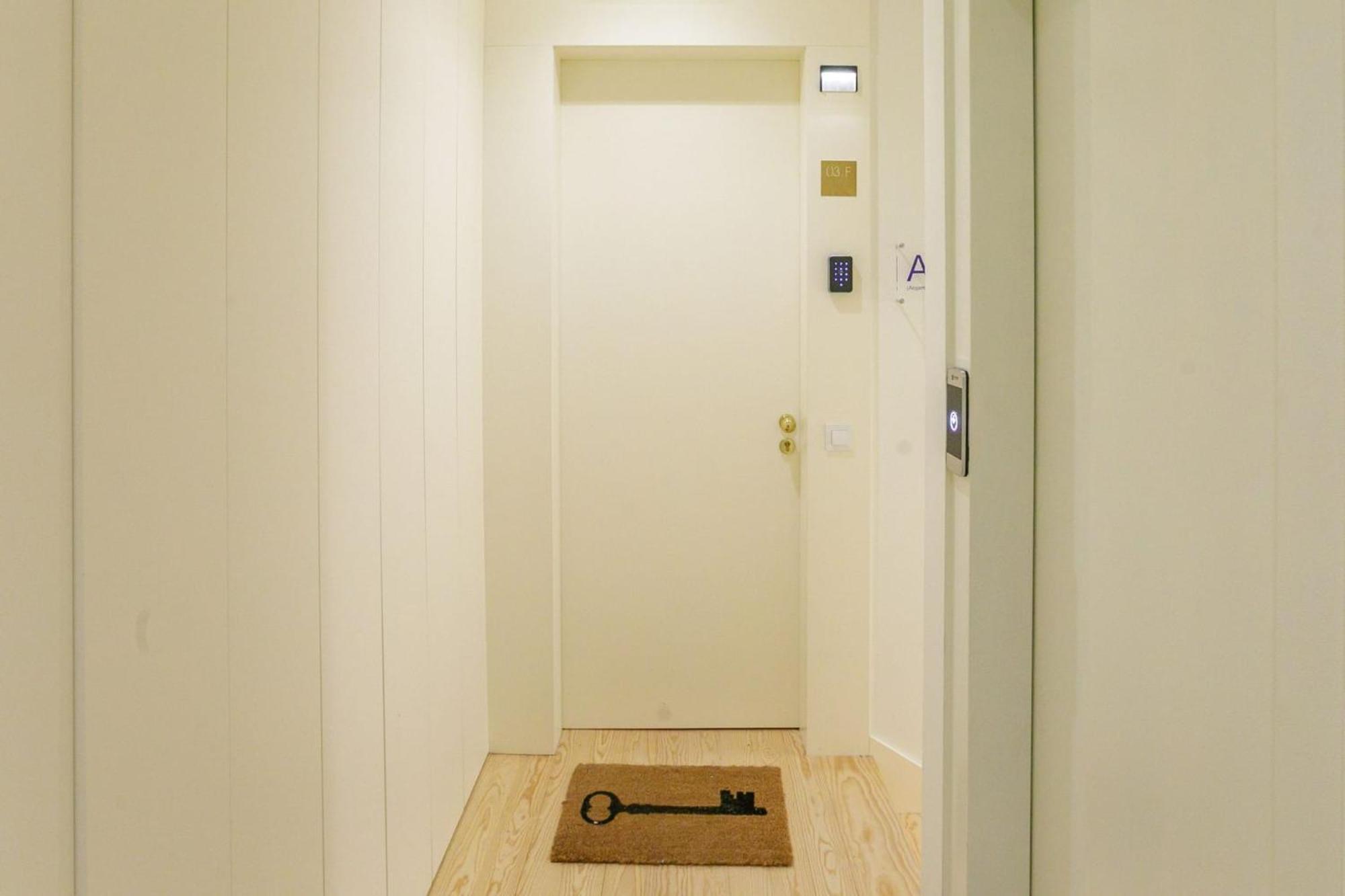 Door 65 - Historical Center Apartments ปอร์โต ภายนอก รูปภาพ